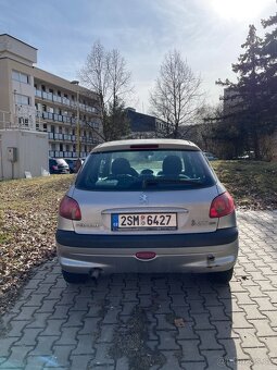Peugeot 206 1.4 HDi (2004) - vhodný k opravě (případně díly) - 2