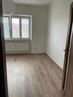 Pronájem bytu 1+kk, ul. Zeyerova, Olomouc - 2