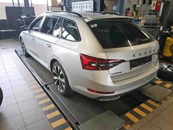 Škoda Superb iV sportline TSI 160kw/panorama/tažné/kamera - 2