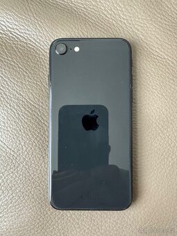 iPhone SE 2020 64Gb černý - 2