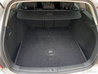 Volkswagen Golf 6 combi 1.6 tdi CAY barva LA7W - 2