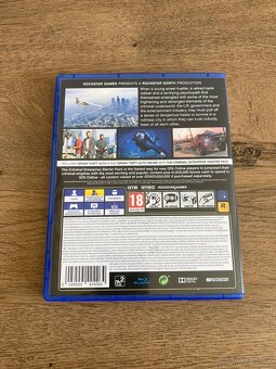 Grand Theft Auto V Premium Edition PS4 - 2