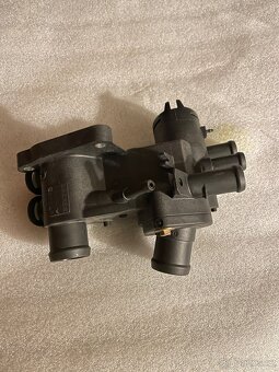 ÚPLNÁ SKŘÍŇ S TERMOSTATEM ŠKODA -  032 121 111N - 2