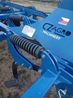 hloubkový podryvací kompaktor CZAGRO machinery - 2