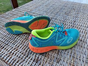 Dámské běžecké boty Asics Noosa FF - 2