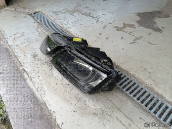 Škoda Oktavia 3-přední levé světlo.Perfektní. - 2