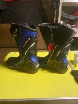 boty rst vel.43 - 2
