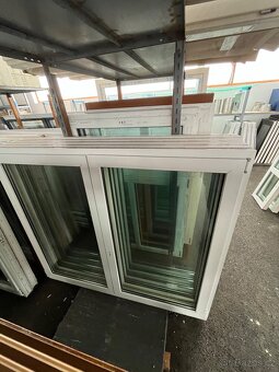 5 KUSŮ DVOUKŘÍDLÝCH PLASTOVÝCH OKEN 180x155-PLZEŇ - 2