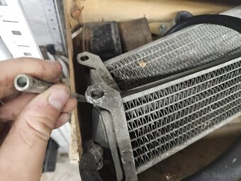 Volha 24 - olejové chladiče, korpus filtru volat - 2