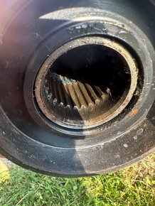 VW T5 1.9 TDI pravá poloosa - 2