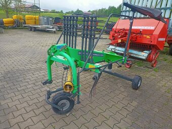 Pěkný Shrnovac sena Deutz- Fahr 3,7 m - 2