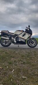 Honda VF1000 R - 2
