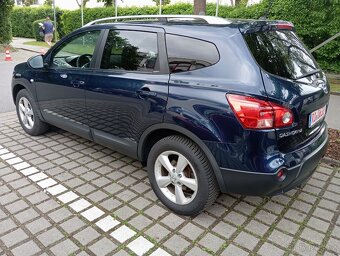 Nissan Qashqai 2,0 benzín 4x4 7 místné - 2