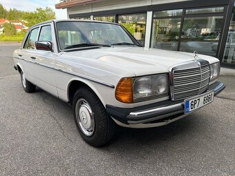Mercedes W123 240D - 2