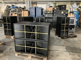 USB Bass Bin / 2x18" RCF L18S801 - 2