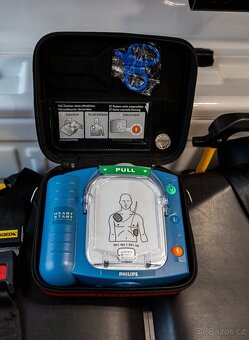 AED Philips HeartStart HS1 - 2
