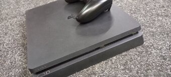 Playstation 4 slim - 2