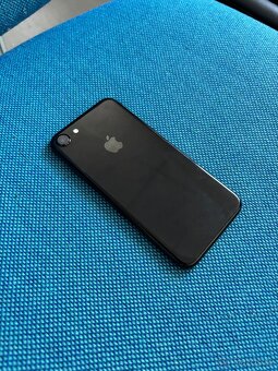 Apple iPhone 7 32GB - 2