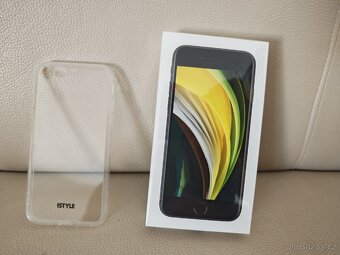 Nový, zabalený Apple iPhone SE 64GB černý + pouzdro - 2