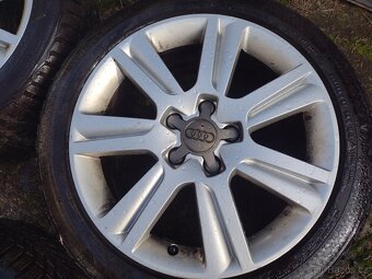 Prodám na Audi A4 b8,A5 org.alu kola 17"se zemními pneu - 2