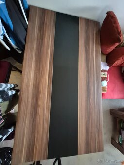 Jídelní stůl + 4 židle s podsedáky - 2