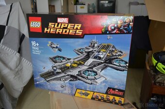 Super Heroes 76042 The SHIELD Helicarrier - 2