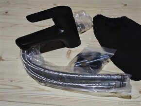 Nová vodovodní baterie umyvadlová černá - 2