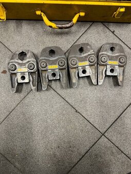 Akumulátorový radiální lis REMS - 2