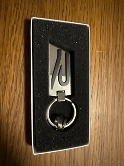 Přívěsek na klíče "R" - 2