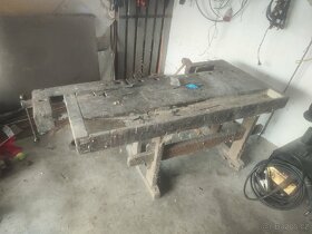 Dřevěný stůl truhlářský (ponk) - 2