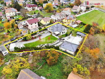 Dvougenerační dům 6+kk, 323 m2, pozemek 1868 m2, bazén, dům - 2