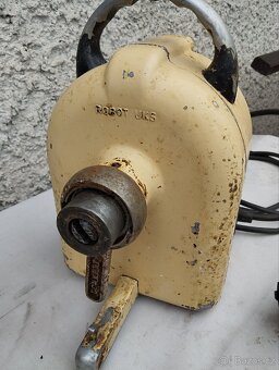 Kuchyňský robot UKS E20 - 2