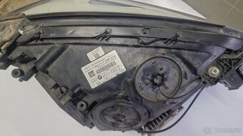 Světlomety bi xenon BMW f01 740XD 225 kW - 2