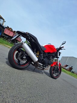 Ducati Monster 695 - 2