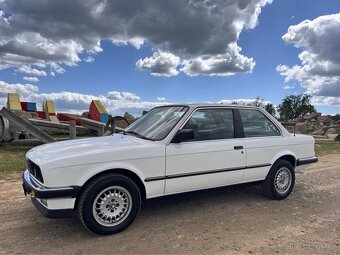 BMW E30 320i coupe klima/bez šíbru - 2
