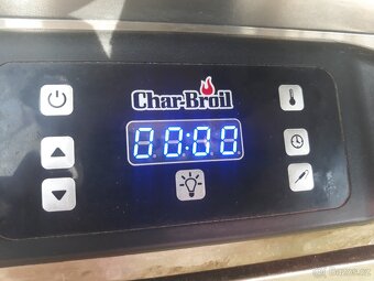 Char Broil udírna s dýmboxem - 2