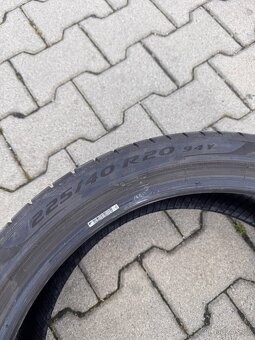 Pirelli P-ZERO 225/40 R20 94Y Runflat 2 ks - 2