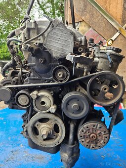 Motor Toyota Avensis T25 2.2 130 kW - 2