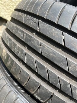 235/40 ZR19 letní - 2
