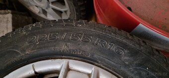 Krasna kola VW 225/50 r16 nebo 205/55 r16 top stav - 2