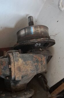 Prodám zůẓ̌ené portály na zetor - 2