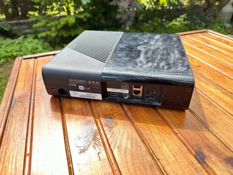 Xbox 360 + Kinect - 2