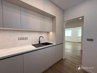 Prodej bytu 3+1, 72 m² – Zlín, Severní Vršava - 2