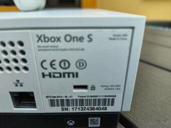 x box one S - 2