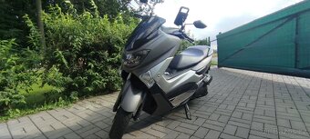 Yamaha nmax - 2