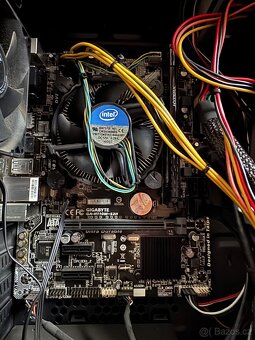 Kancelářský PC i3-7100 3.9ghz 8gb ram a SSD w10 - 2