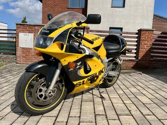 Suzuki GSX-R 600 ,ČR nová, první majitel 49.000km - 2