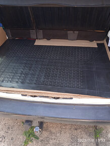 Gumová vana do kufru auta. Nová. - 2