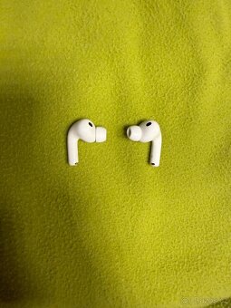 Apple AirPods Pro 3 - 2