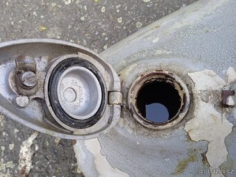 Čz Skútr 175 nádrž s víčkem a nosičem - 2